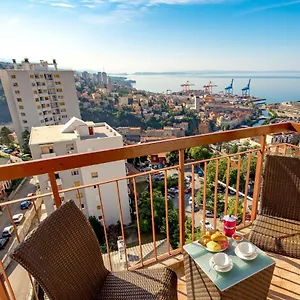 https://apartment-river.primorje-gorskikotar.com